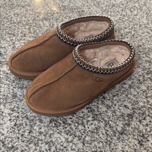 UGG Tasman Slippers in Chestnut